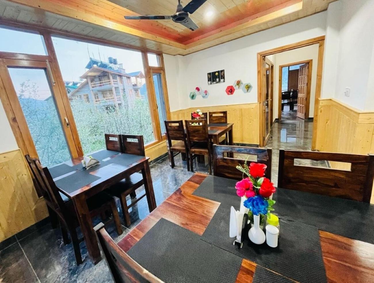 Hotel Sakura Palace Manāli Extérieur photo