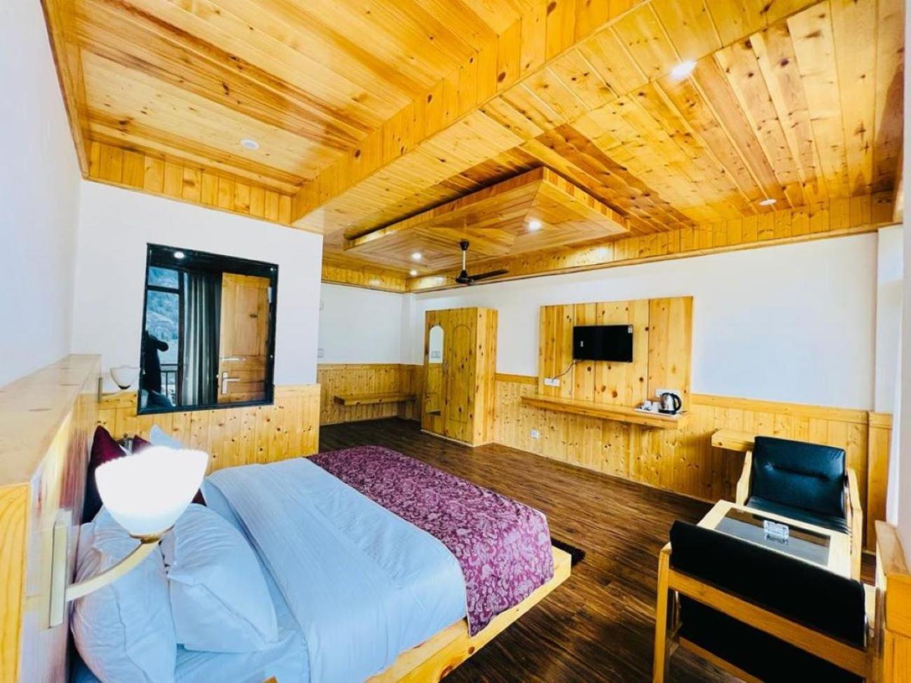 Hotel Sakura Palace Manāli Extérieur photo