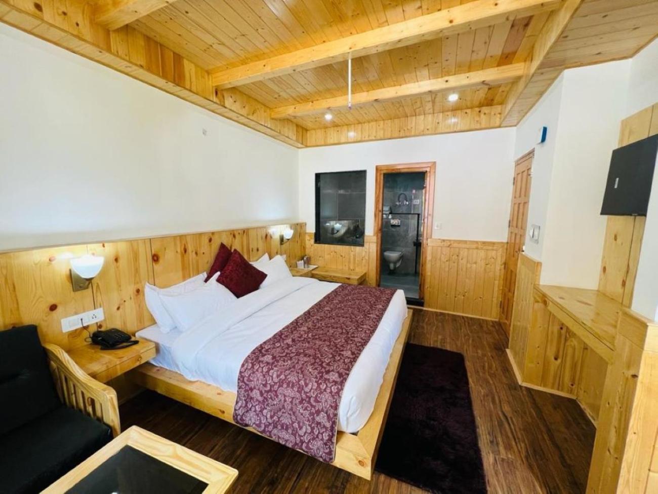 Hotel Sakura Palace Manāli Extérieur photo
