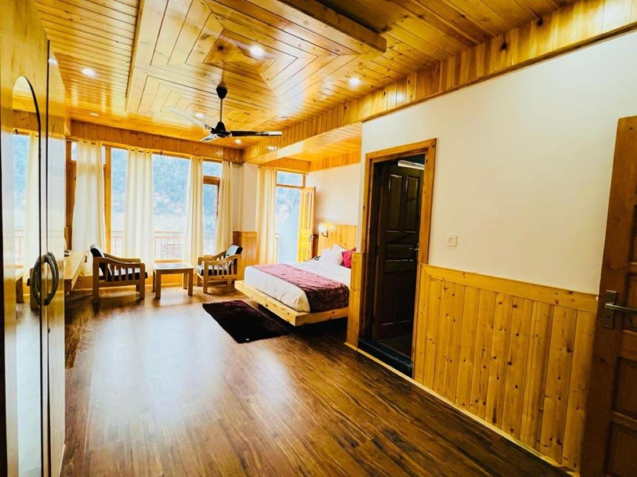 Hotel Sakura Palace Manāli Extérieur photo