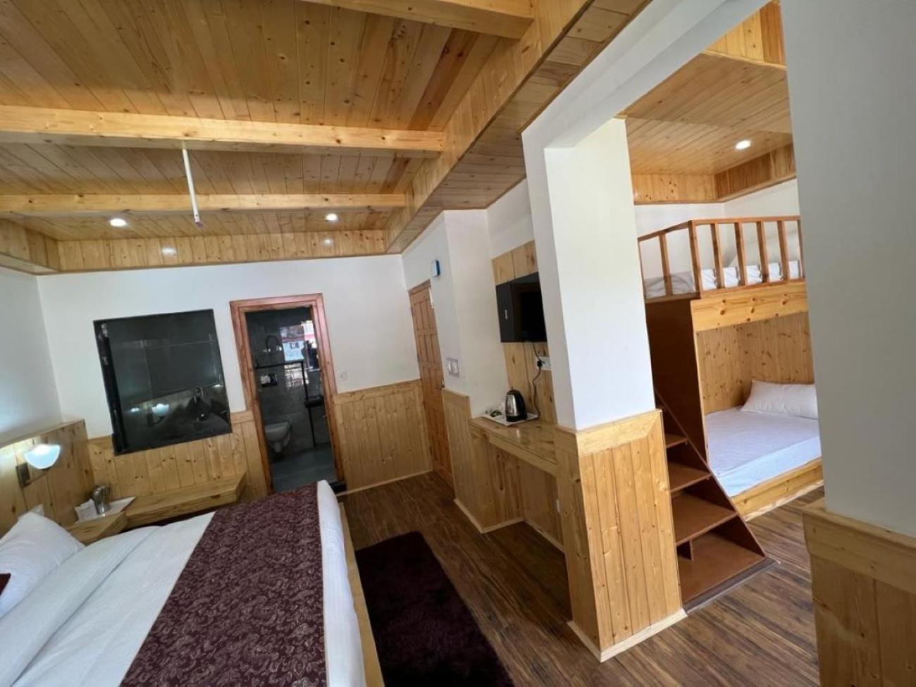 Hotel Sakura Palace Manāli Extérieur photo