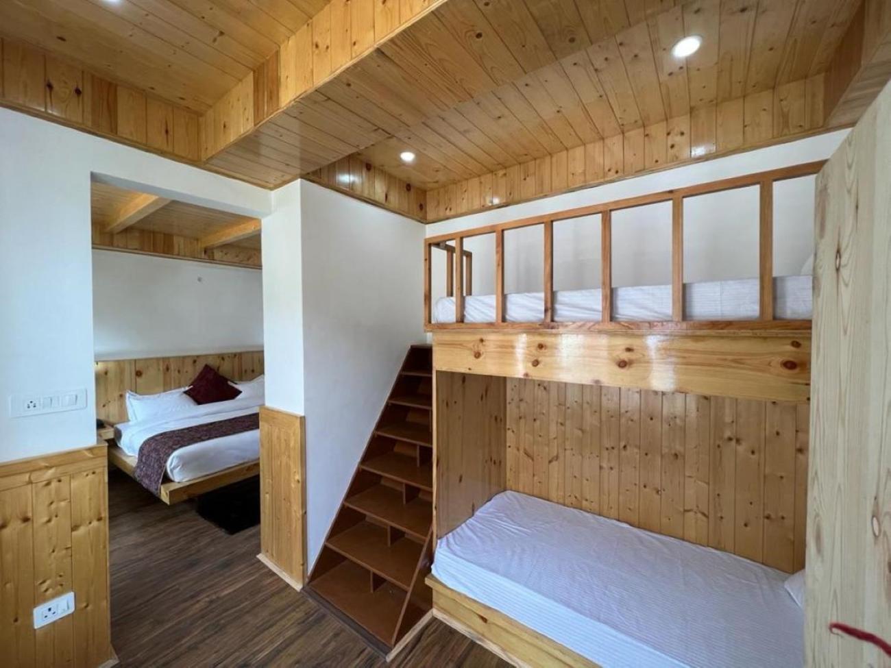Hotel Sakura Palace Manāli Extérieur photo