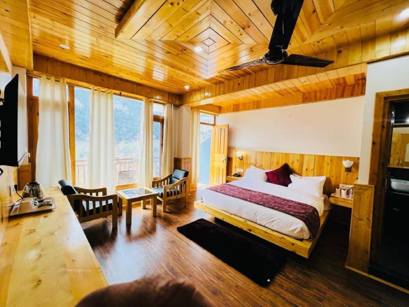 Hotel Sakura Palace Manāli Extérieur photo