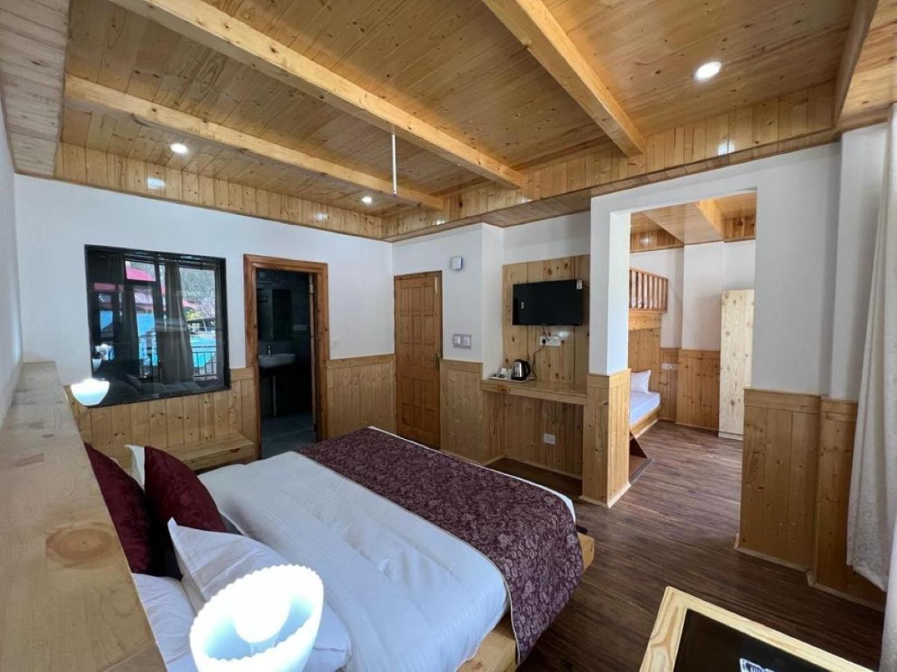 Hotel Sakura Palace Manāli Extérieur photo